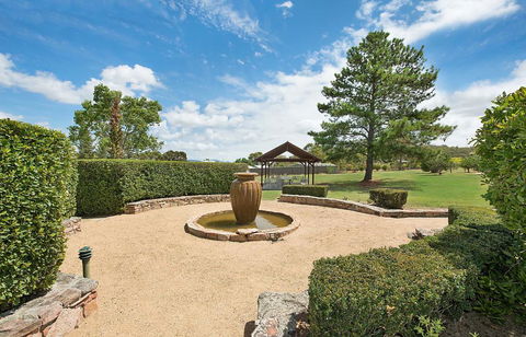 Vineyard Cottages - Accommodation Redcliffe 1