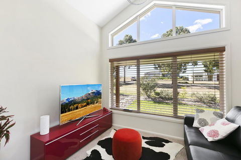 Vino E Golf - Accommodation Redcliffe 2