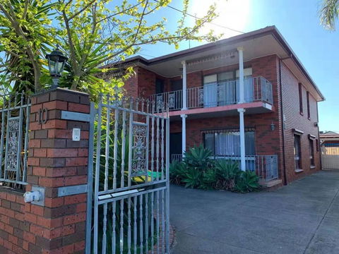 Vintage House In Bentleigh East - Accommodation Redcliffe 2