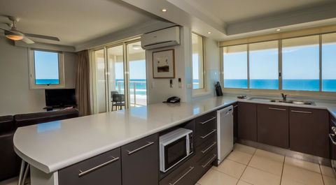 Viscount On The Beach - Accommodation Redcliffe 2