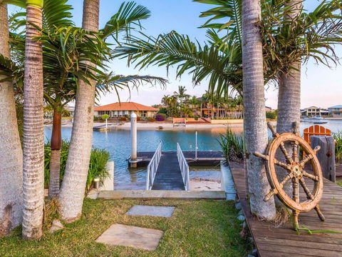 Vista Del Mare - 81 Witonga Drive Yamba Family Home On Water. - Accommodation Redcliffe 0