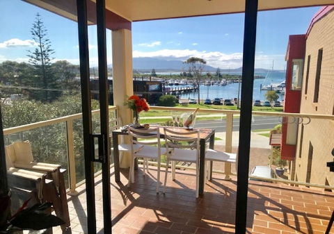 Vista Marina Penthouse #6 - Accommodation Redcliffe 1