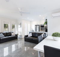 Wagga Apartments 1 - Accommodation Redcliffe