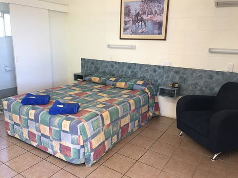 Wagon Wheel Motel - Accommodation Redcliffe 2