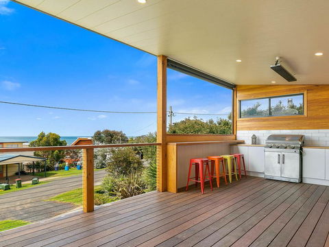 Waikiki Views - Accommodation Redcliffe 3