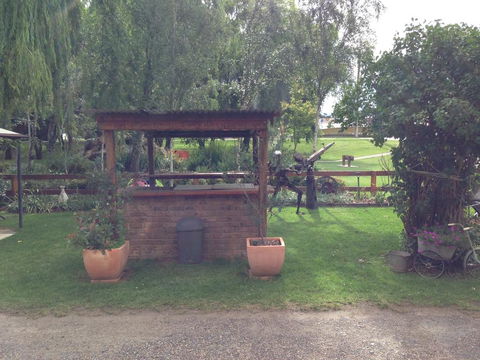Walcha Royal Cafe & Accommodation - Accommodation Redcliffe 2