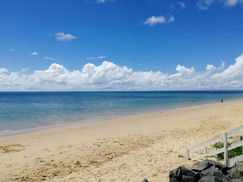 Walk To Beach Queenslander HOME In CBD Hervey Bay - Accommodation Redcliffe 0