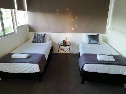 Walk To Beach Queenslander HOME In CBD Hervey Bay - Accommodation Redcliffe 2