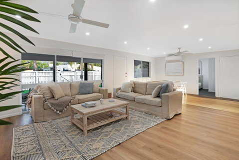 Walk To Hastings Street, Noosa Sound - Accommodation Redcliffe 2
