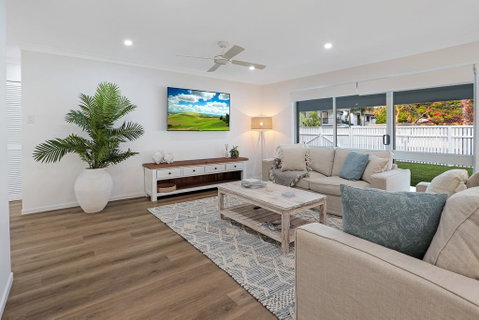 Walk To Hastings Street, Noosa Sound - Accommodation Redcliffe 3