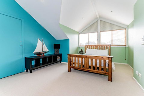 WALKIN' ON SUNSHINE - Accommodation Redcliffe 2