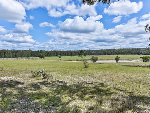 Wallaby Cottage - Cute Accom In Bushland Setting - Accommodation Redcliffe 3