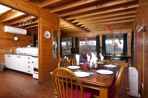 Wallaby Leap - Accommodation Redcliffe 3