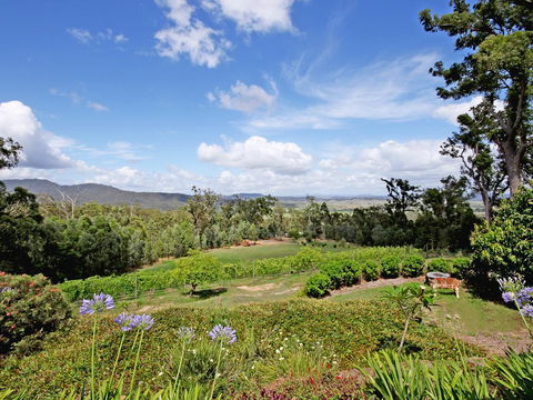 Wallaby Ridge Retreat - Accommodation Redcliffe 3
