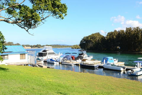Wallis Court 5 - Accommodation Redcliffe 1