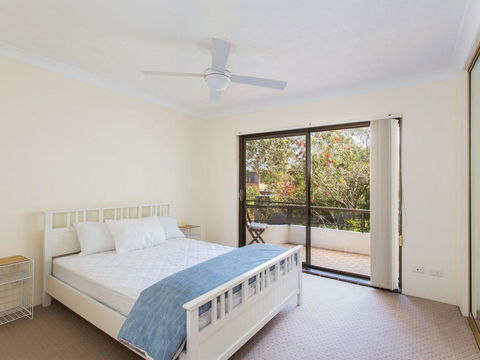 Wallis Court 5 - Accommodation Redcliffe 3