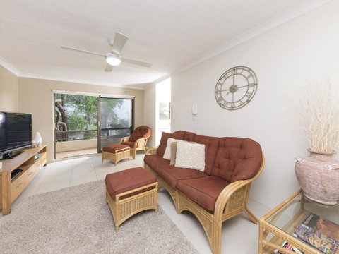 Wallis Court 6 - Accommodation Redcliffe 3