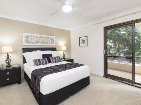 Wallis Court 6 - Accommodation Redcliffe 2