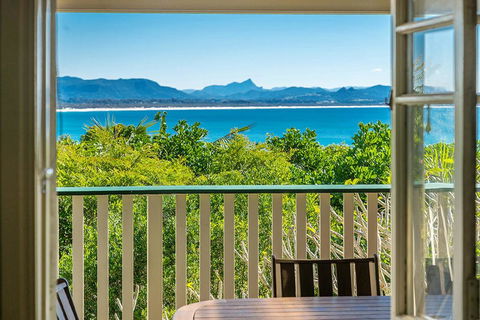 Wambiri On Lighthouse Road - Accommodation Redcliffe 0