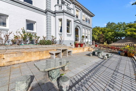 Waratah On York - Accommodation Redcliffe 0