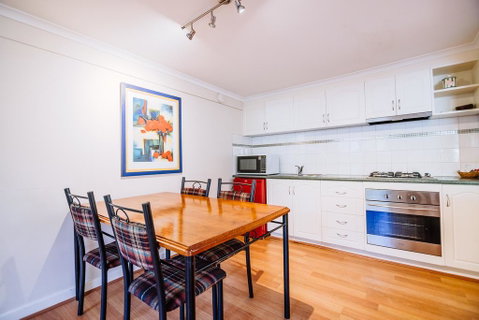 Warburton Lodge - Accommodation Redcliffe 3
