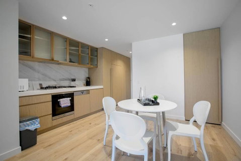Warm Nest Central Location@Collins - Accommodation Redcliffe 2
