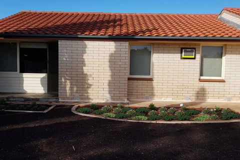 Warmont Apartments Self Contained Home - Accommodation Redcliffe 1