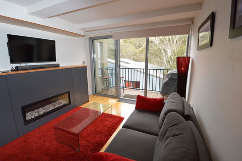 Warrina 12 - Accommodation Redcliffe 3