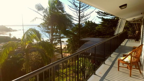 Wategos Surf Shack - Accommodation Redcliffe 2