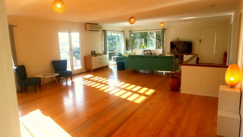 Wategos Surf Shack - Accommodation Redcliffe 1