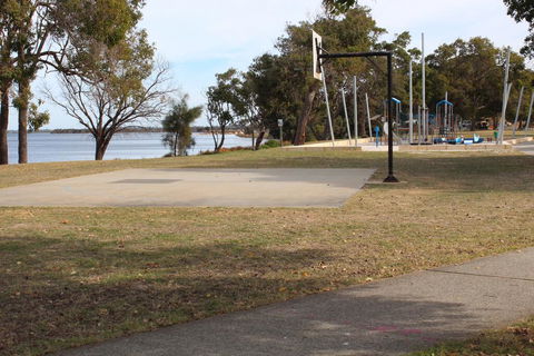 Water Lover's Haven - Accommodation Redcliffe 2