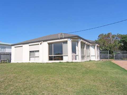 Water View House @ Orient Point - Accommodation Redcliffe 1