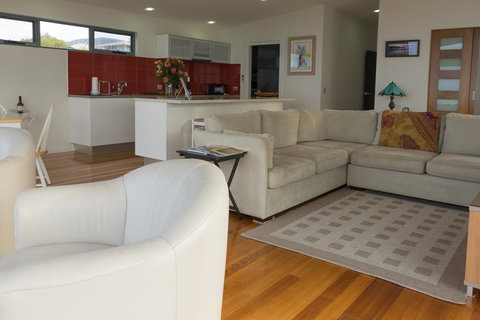 Watercolours - Accommodation Redcliffe 3