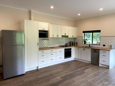 Waterfall Unit Farm Stay - Accommodation Redcliffe 2