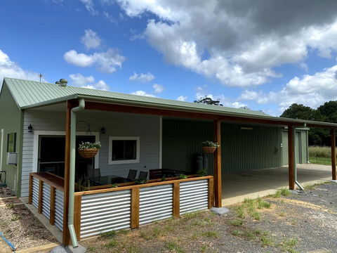 Waterfall Unit Farm Stay - Accommodation Redcliffe 0