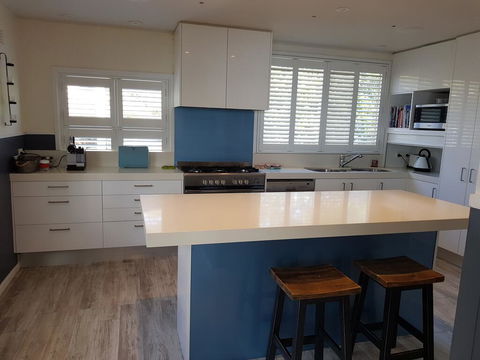 Waterfront 2 Bed Luxury Apartment In Corlette, Port Stephens - Sleeps 4 - Accommodation Redcliffe 0