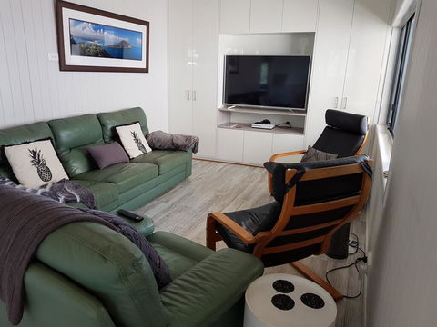 Waterfront 2 Bed Luxury Apartment In Corlette, Port Stephens - Sleeps 4 - Accommodation Redcliffe 1