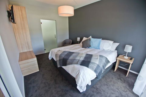 Waterfront Apartments - Accommodation Redcliffe 3