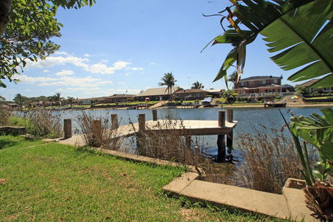 Waterfront Delight On Cater - Accommodation Redcliffe 1
