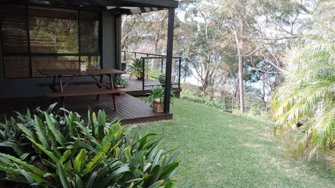 Waterfront Jervis Bay Escape Cooinda - Accommodation Redcliffe 3
