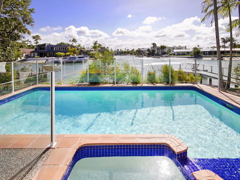 Waterfront On Witta Circle - Accommodation Redcliffe 2