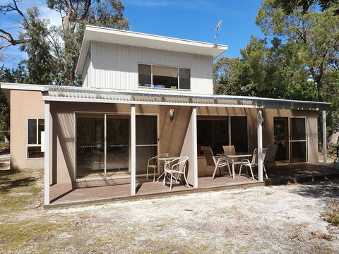 Waterfront Retreat At Wattle Point - Accommodation Redcliffe 1