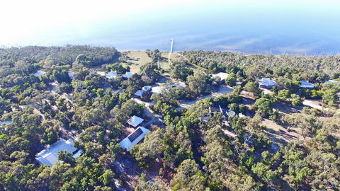 Waterfront Retreat At Wattle Point - Accommodation Redcliffe 0