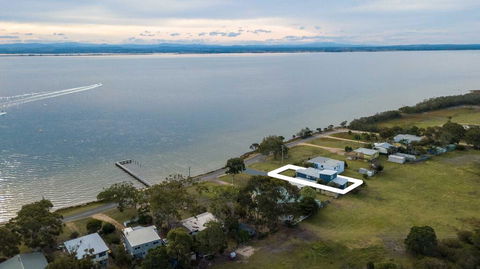 Waterfront Sanctuary - Raymond Island Getaway - Accommodation Redcliffe 0