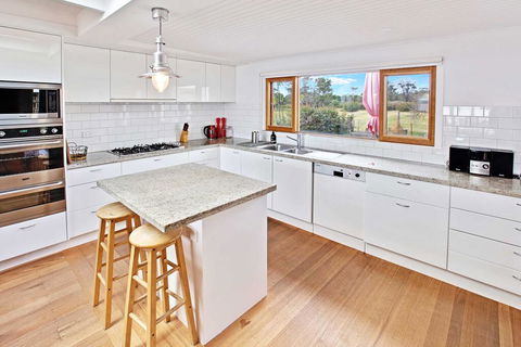 Waterfront Sanctuary - Raymond Island Getaway - Accommodation Redcliffe 3