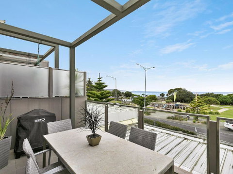 WATERFRONT TWO - Position Perfect , , , NEW LISTING 2019, , ,  - Accommodation Redcliffe 1