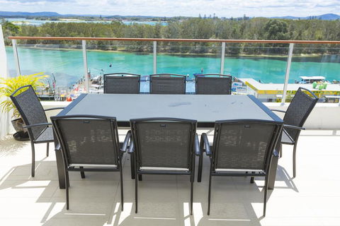 Waterline Penthouse 304 - Accommodation Redcliffe 1