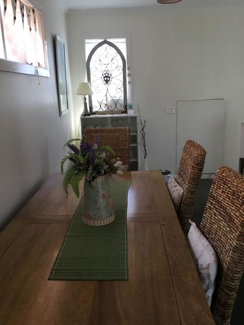 Redruth Cottage - Accommodation Redcliffe 6