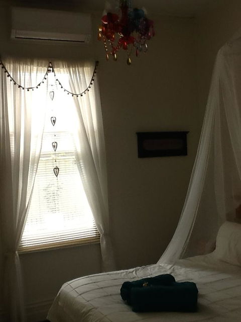 Redruth Cottage - Accommodation Redcliffe 13
