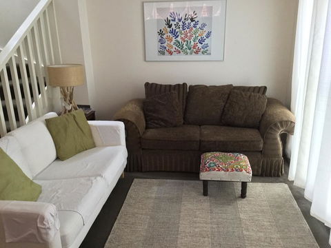Redruth Cottage - Accommodation Redcliffe 3